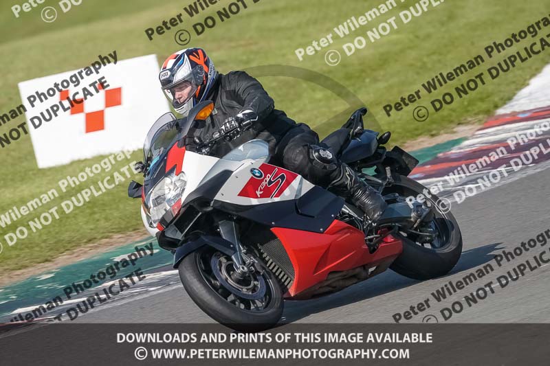 donington no limits trackday;donington park photographs;donington trackday photographs;no limits trackdays;peter wileman photography;trackday digital images;trackday photos